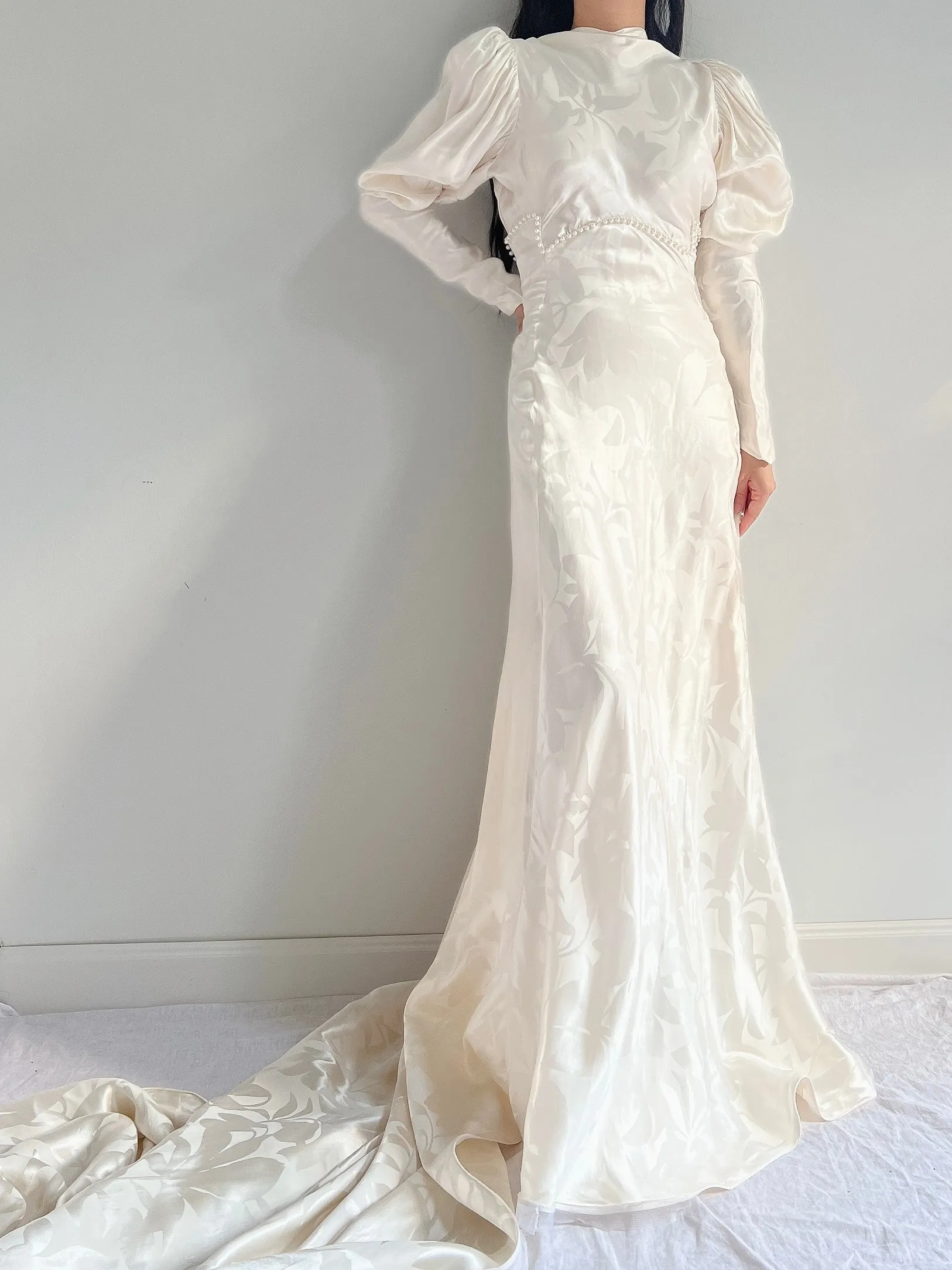 1930s Patterned Satin Mutton Sleeve Gown - S/M