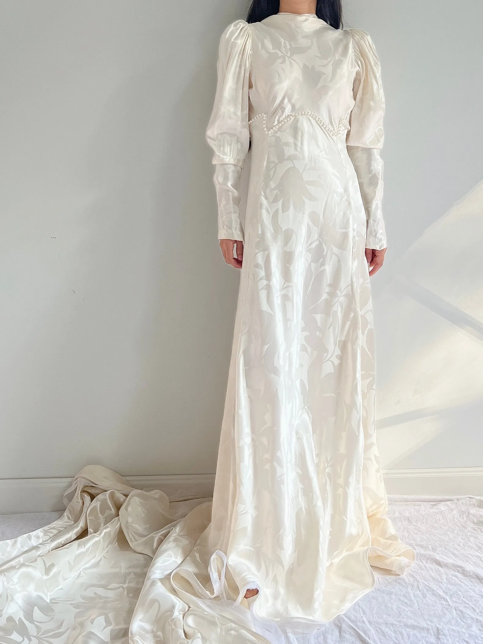 1930s Patterned Satin Mutton Sleeve Gown - S/M