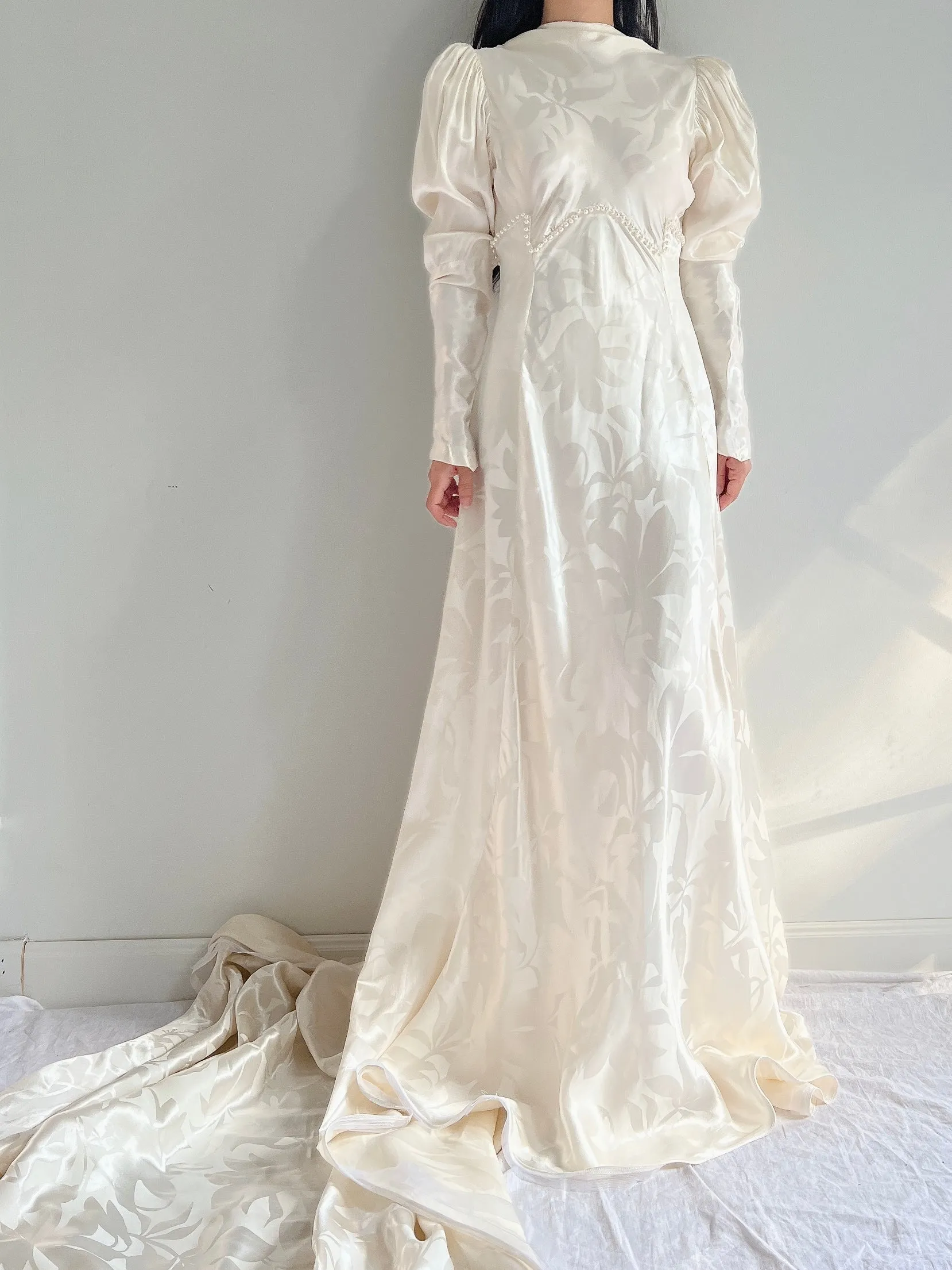 1930s Patterned Satin Mutton Sleeve Gown - S/M