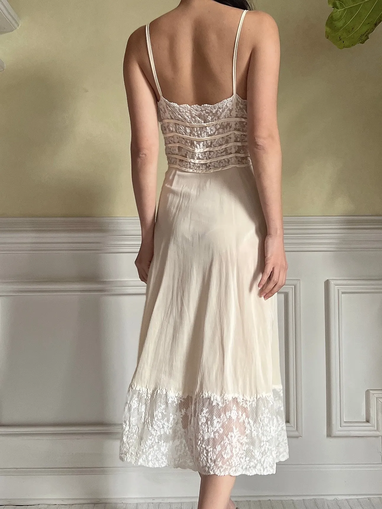 1930s Silk Crepe Alecon Lace Slip Dress - XS