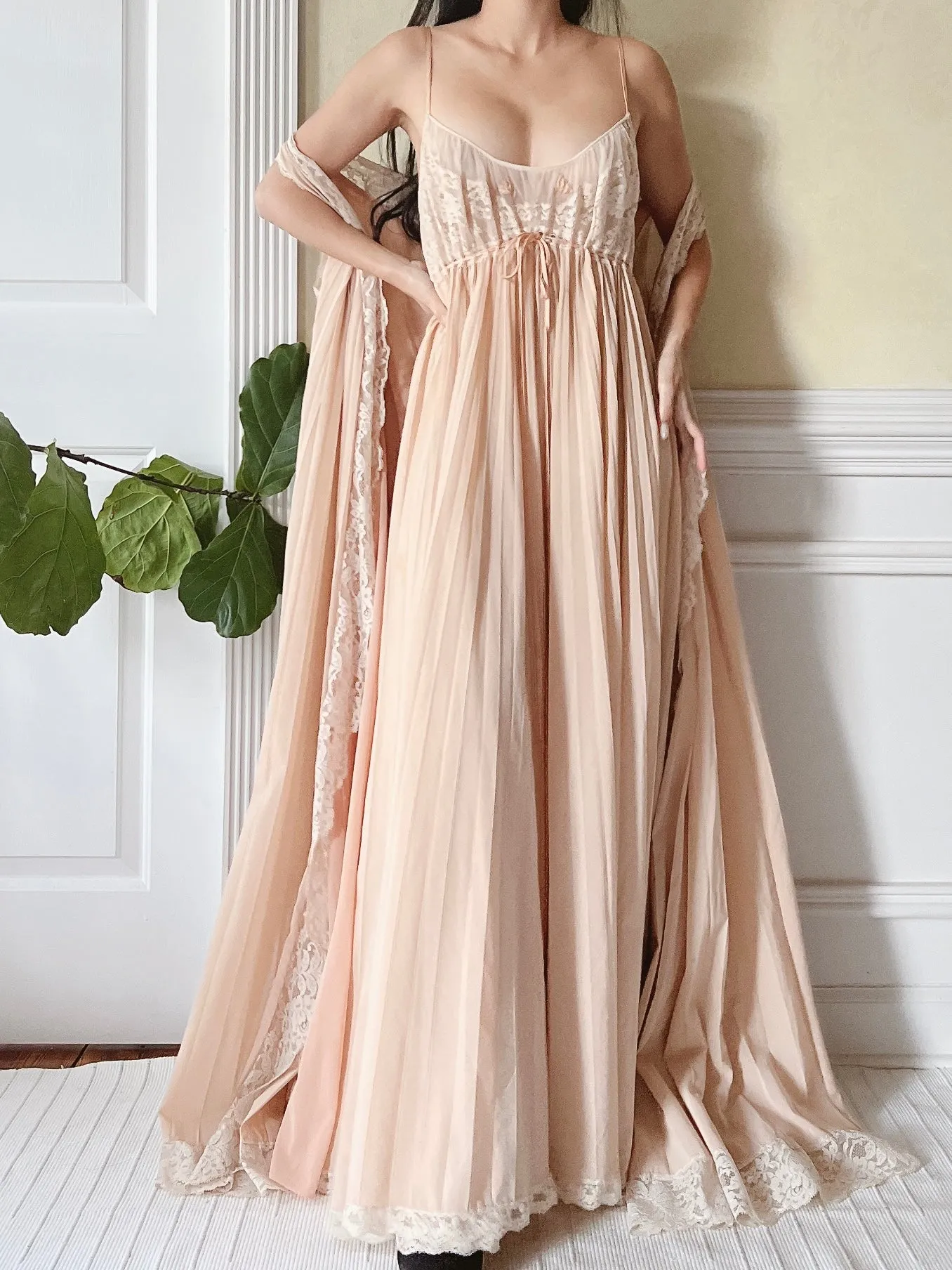 1950s Pink Beige Lucie Ann Dressing Gown and Slip - One Size