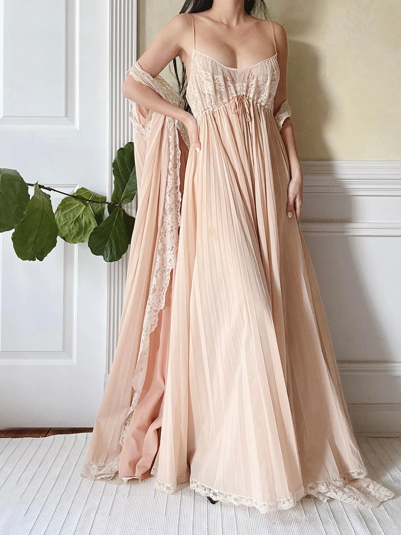 1950s Pink Beige Lucie Ann Dressing Gown and Slip - One Size
