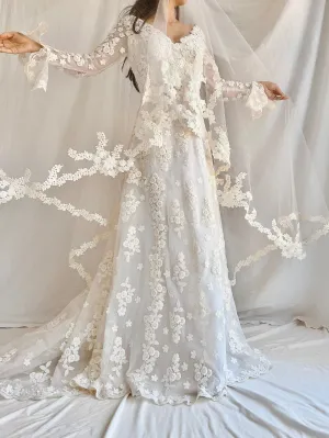 1960s Long Sleeves Floral Appliqué Gown with Veil - S