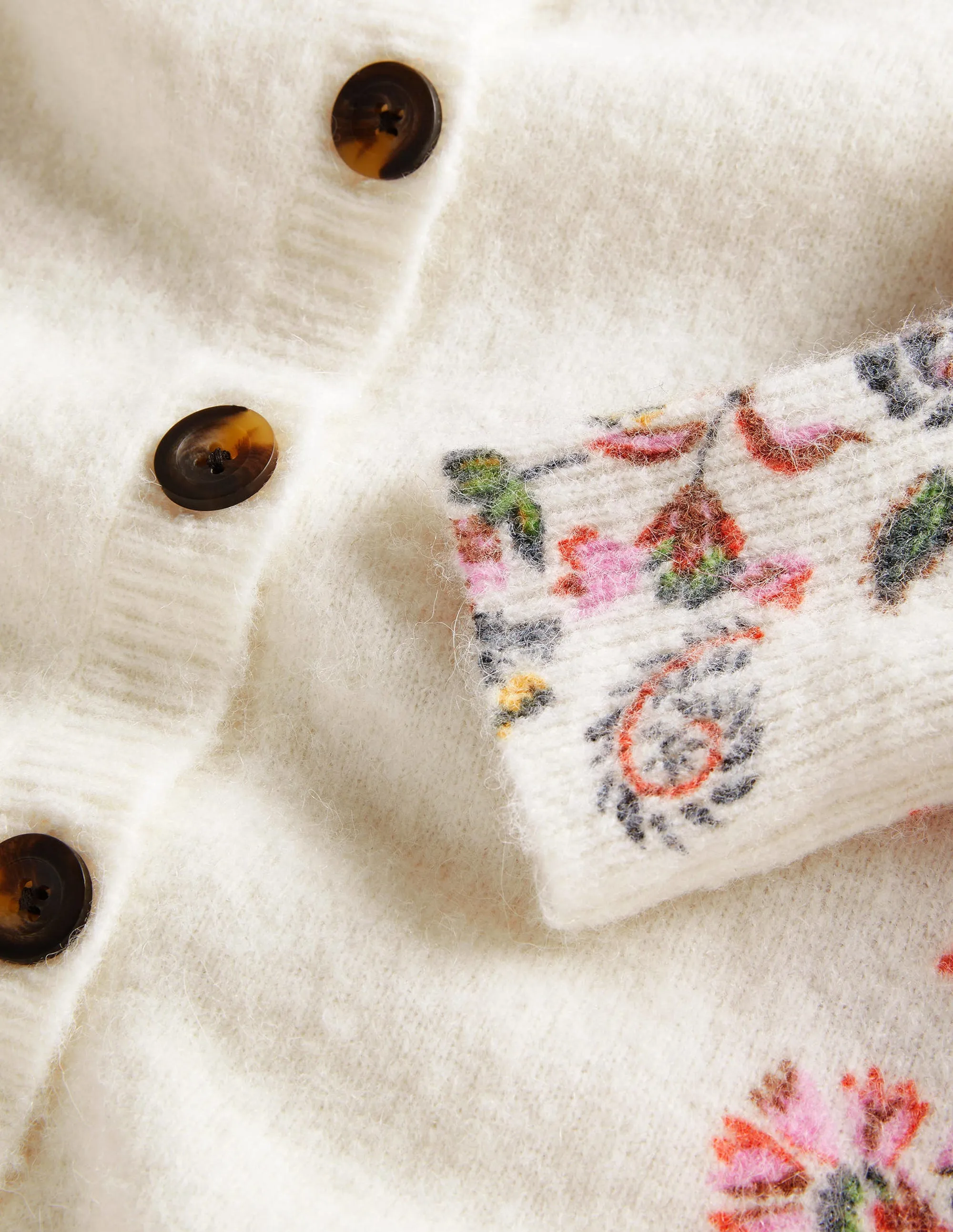 Printed Fluffy Cardigan-Ivory. Blossom Pomme
