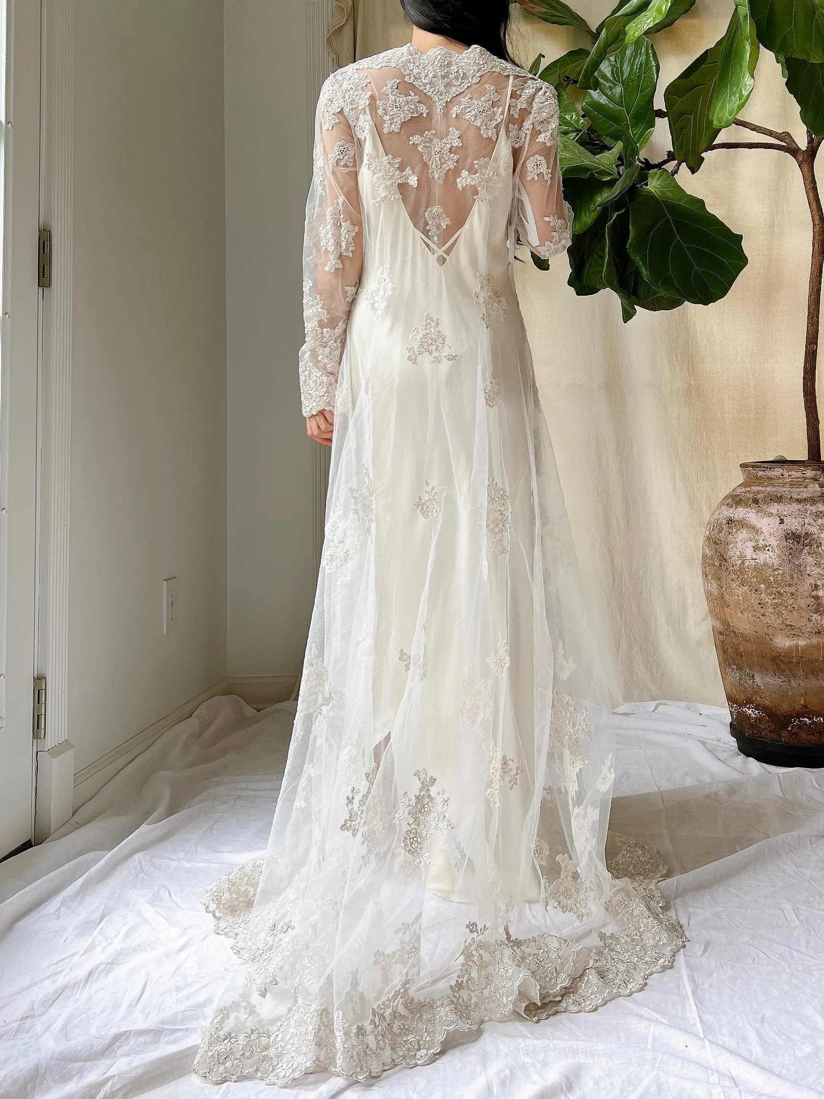 Vintage Embroidered Lace Duster - M