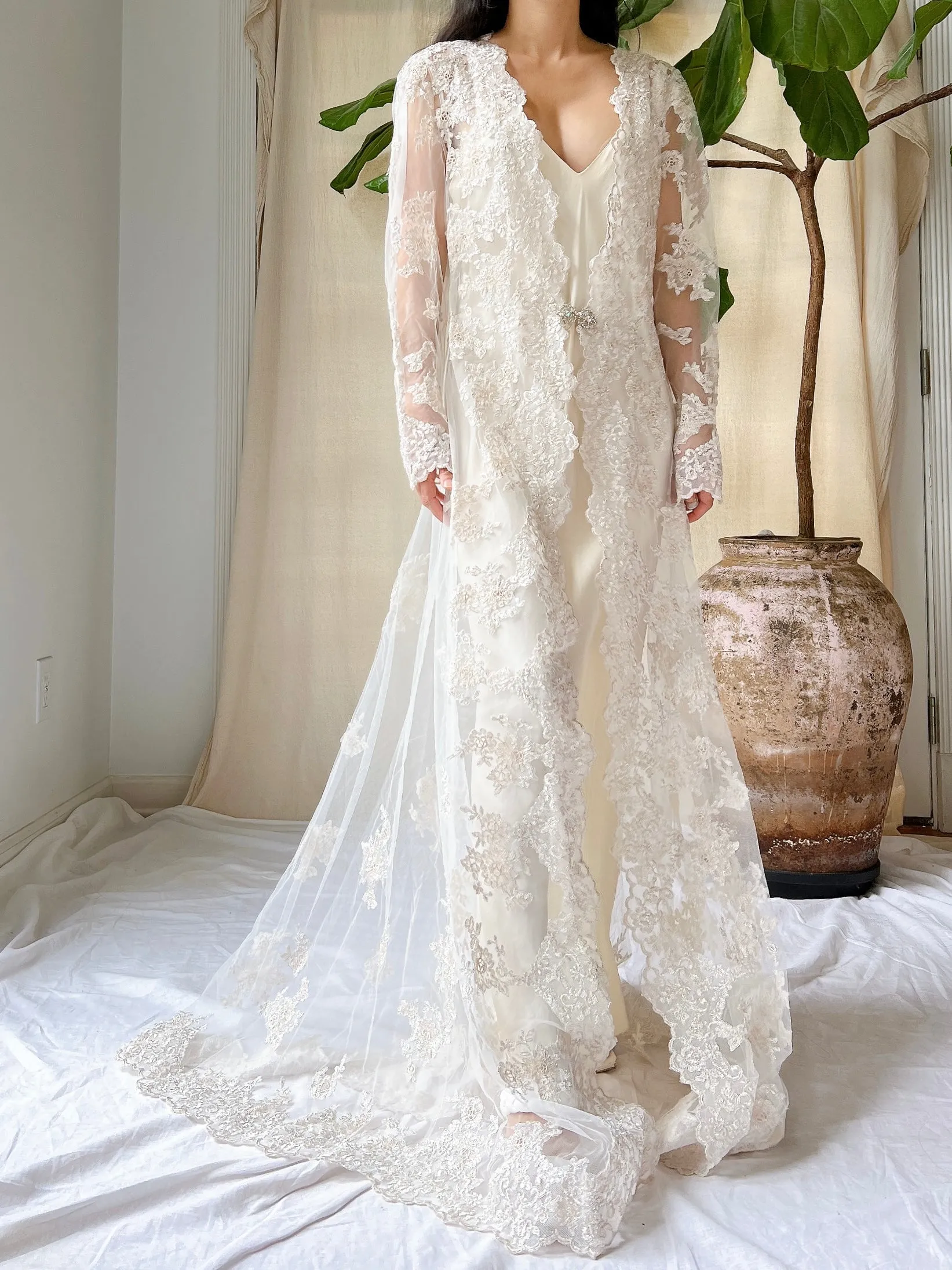 Vintage Embroidered Lace Duster - M