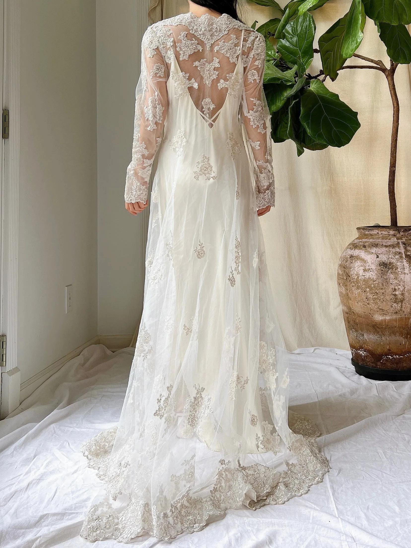 Vintage Embroidered Lace Duster - M