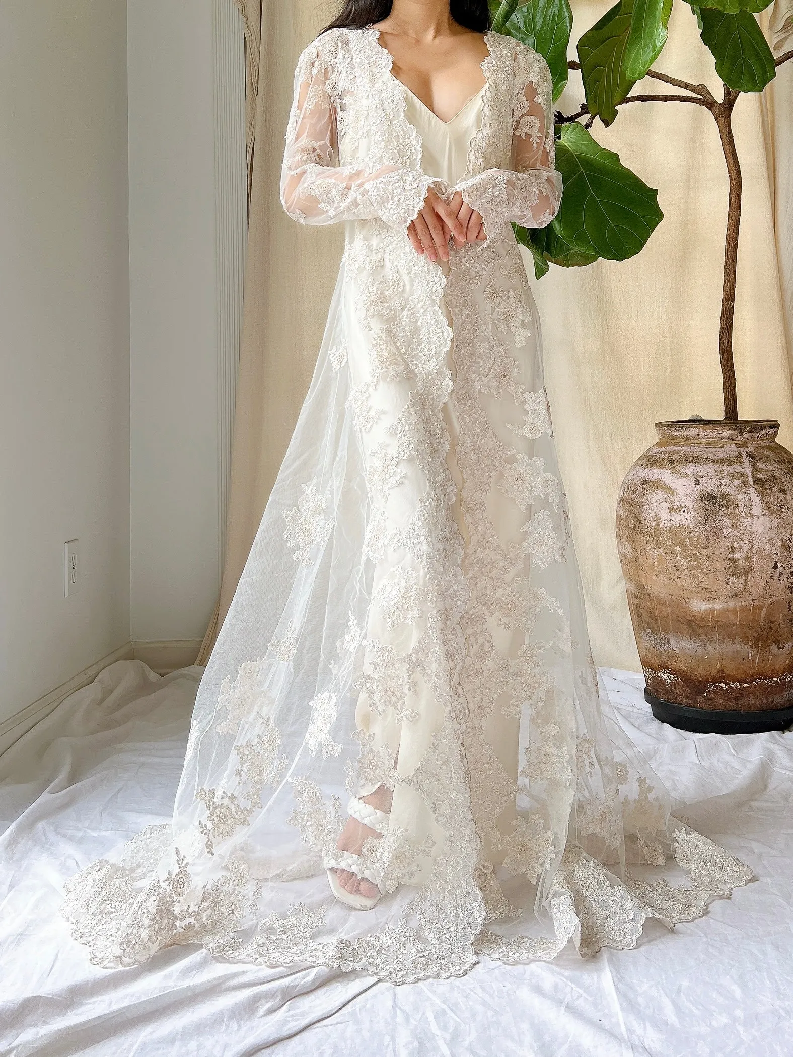 Vintage Embroidered Lace Duster - M