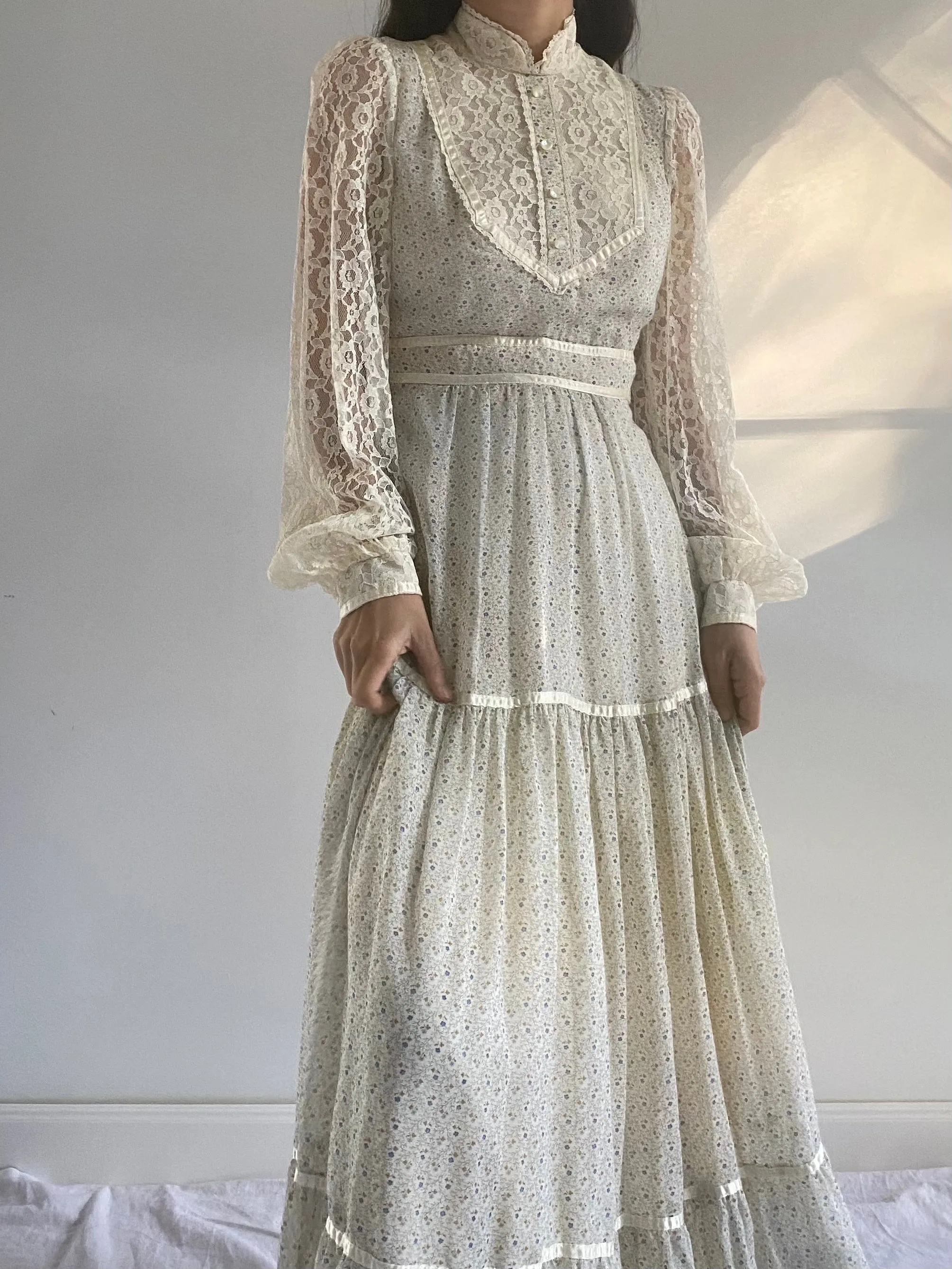 Vintage Lace Sleeves Calico Dress - XS/S