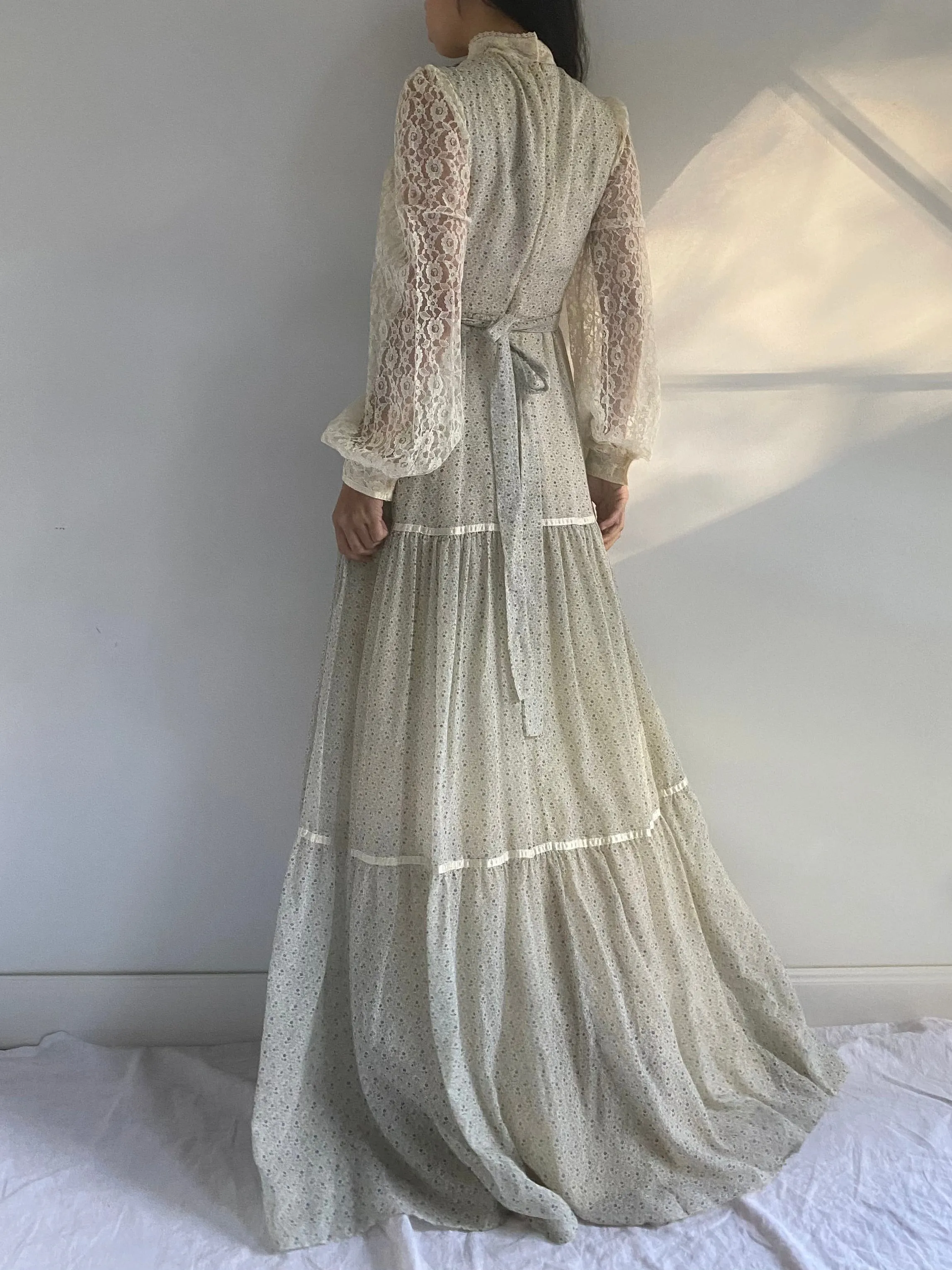 Vintage Lace Sleeves Calico Dress - XS/S